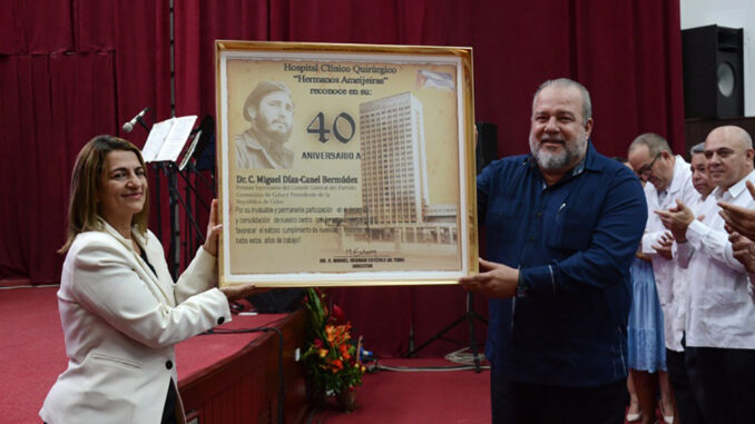 LA HABANA-ASISTE MARRERO CRUZ A ACTO POR DÍA DE LA MEDICINA LATINOAMERICANA