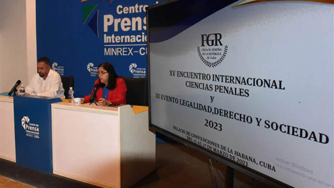 Encuentro-de-ciencias-penales-Small