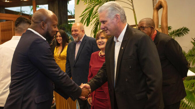 Díaz Canel en el palacio de Convenciones