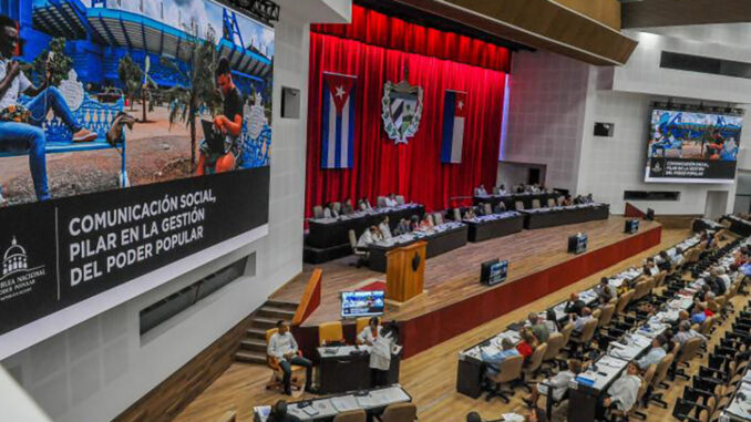 Parlamento-comunicación