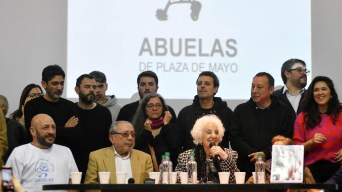 Abuelas de Plaza de Mayo