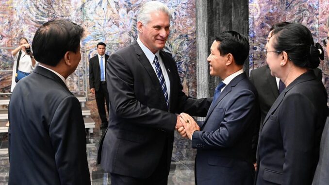 Cuba y Laos