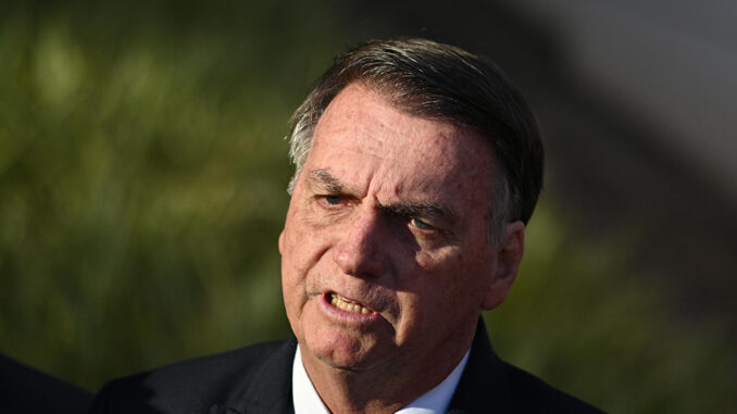 Bolsonaro niega participación en una trama golpista denunciada por un senador