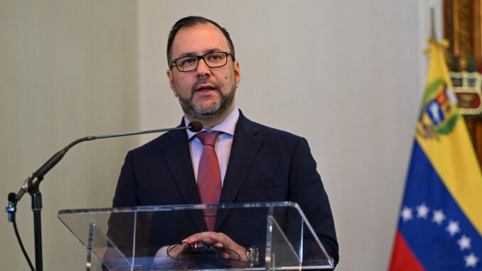 Yván Gil