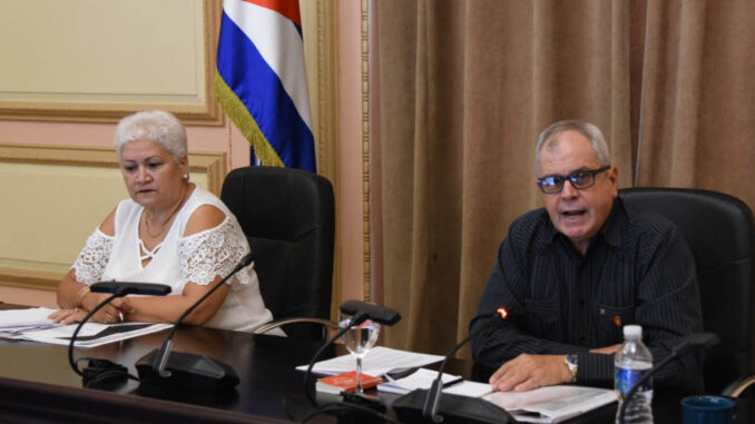 Homero Acosta. Parlamento cubano