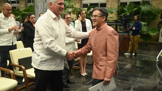 Cuba-Laos