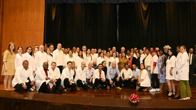 Colaboradores cubanos