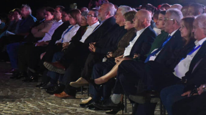 Homenaje a Martí
