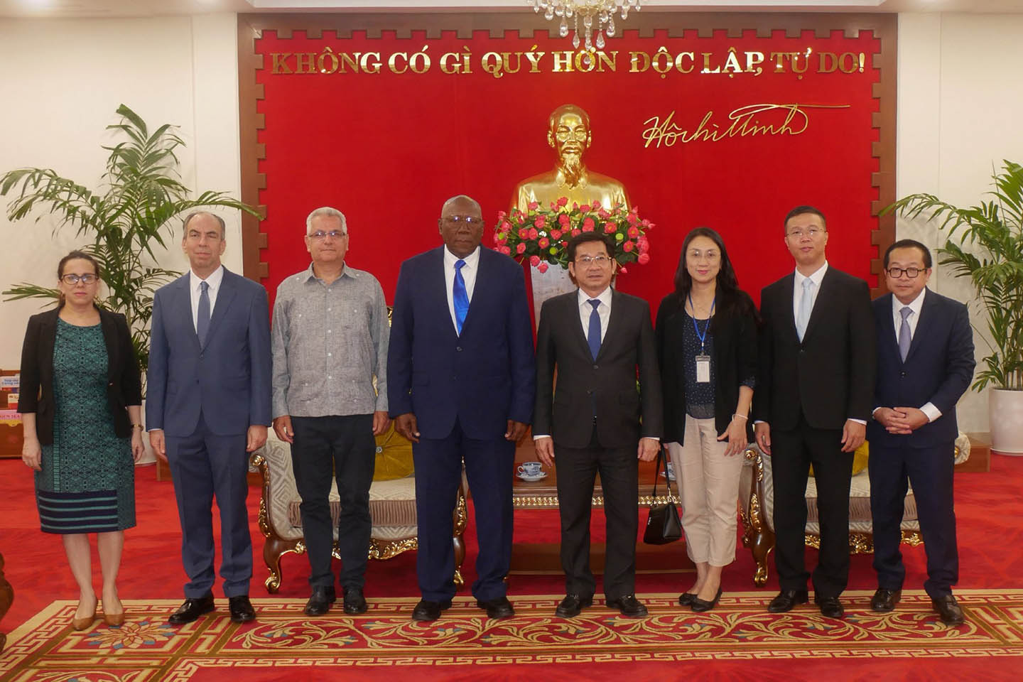 Salvador Valdés Mesa en Vietnam