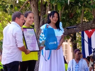 Salón Nacional de Plástica Infantil De Donde Crece la Palma