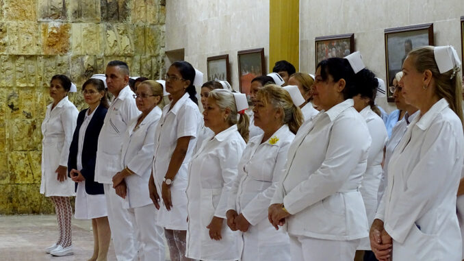 Enfermeras Granma Día internacional de la enfermería