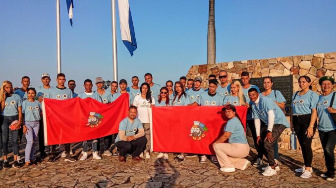 Jóvenes en La Demajagua