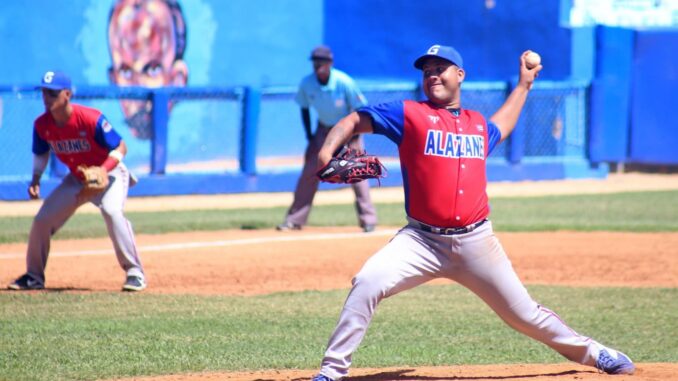 Béisbol Granma VS La Habana