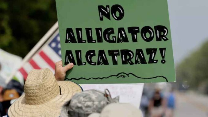 Trump-Florica-aligator-1