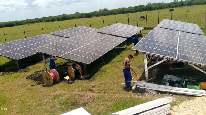 mini parque solar fotovoltaico en el municipio de Río Cauto