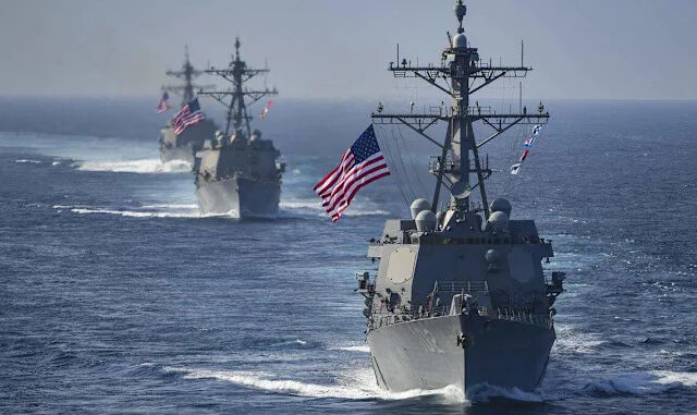 barcos de guerra en el Caribe