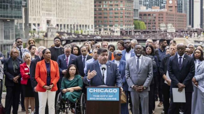 chicago-vs-trump-1