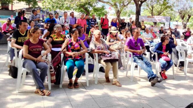 Al Sur está la Poesía